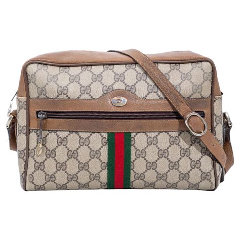 Gucci GG Supreme Monogram Canvas Shoulder Bag Beige 